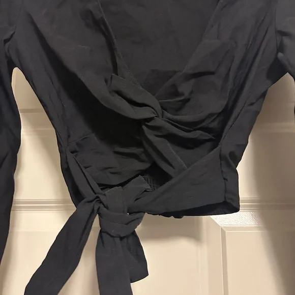 Zara Cropped Long Sleeve Black Tie-Front Blouse - Picture 2 of 3